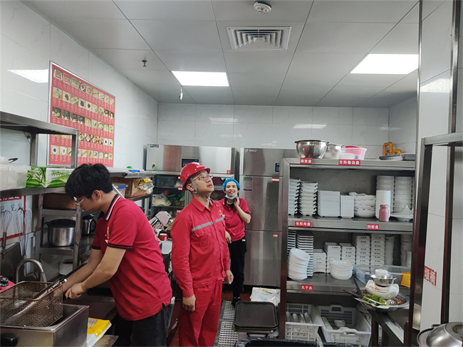 西华公司经理 闫赛 (1).jpg